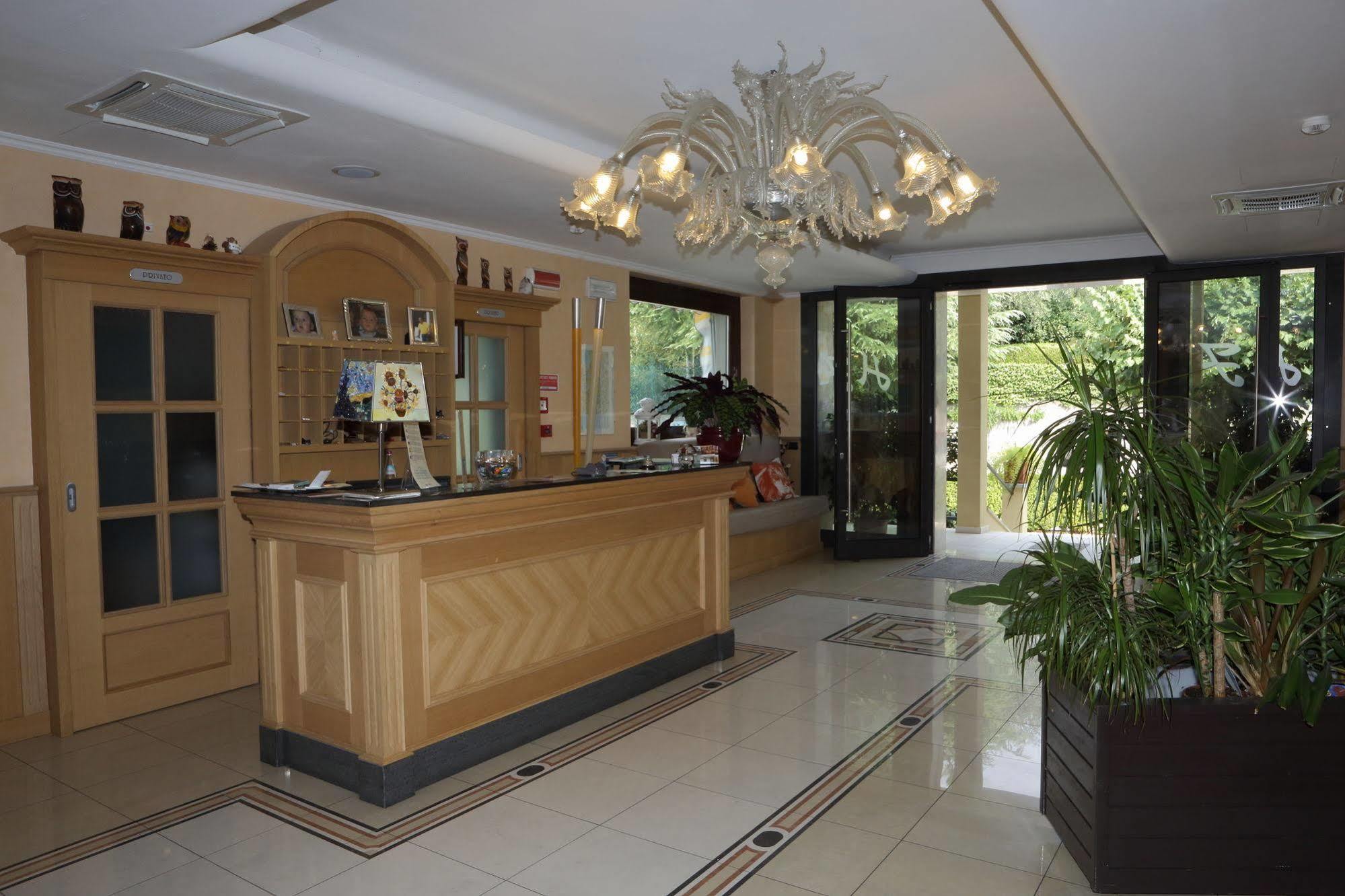 Hotel Fioroni 벨라지오 외부 사진